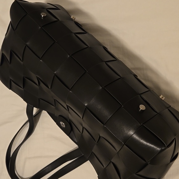 Elegant Black Woven Tote Bag NAKEDVICE - Picture 4 of 9